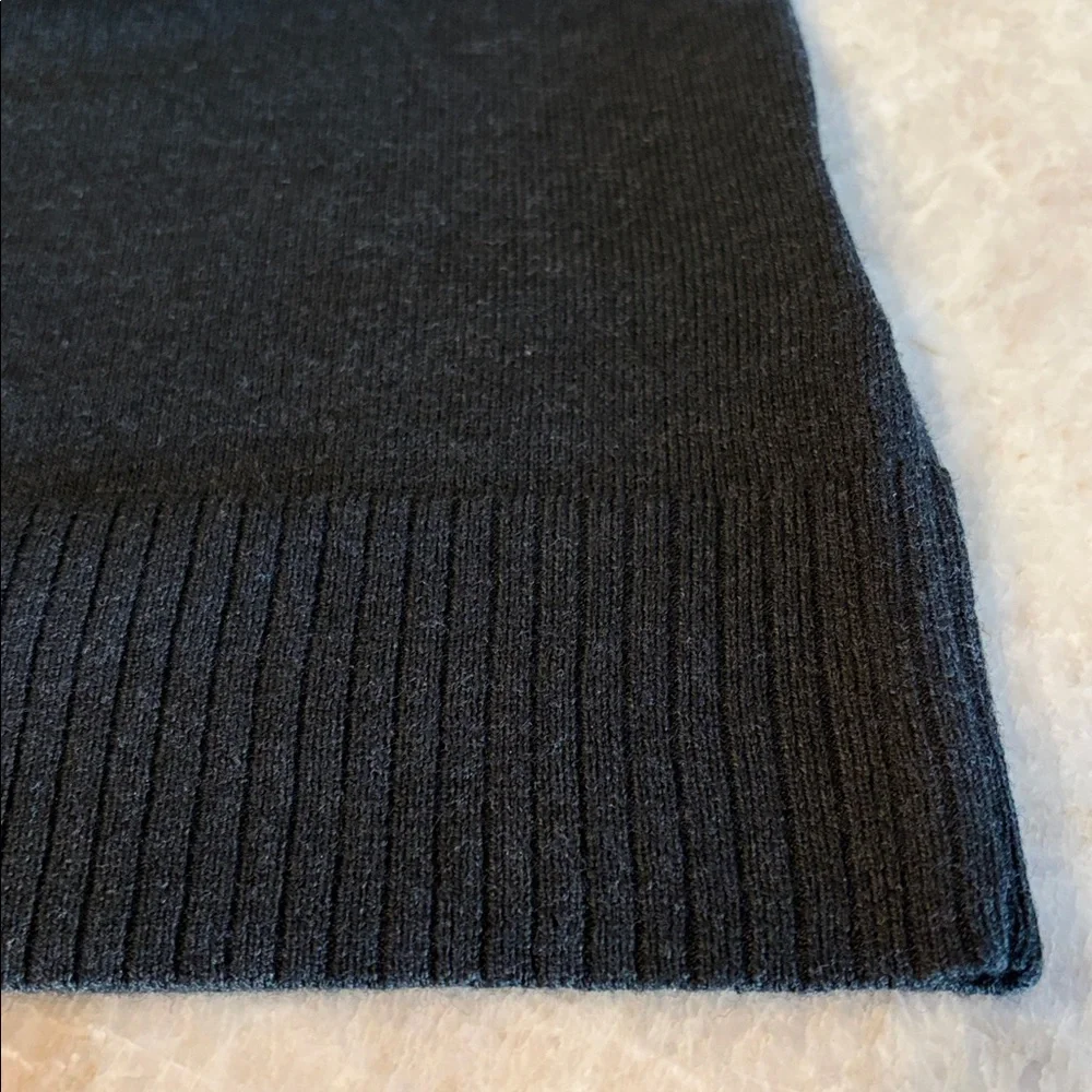 Men’s Smartwool V neck sweater. - Picture 8 of 13